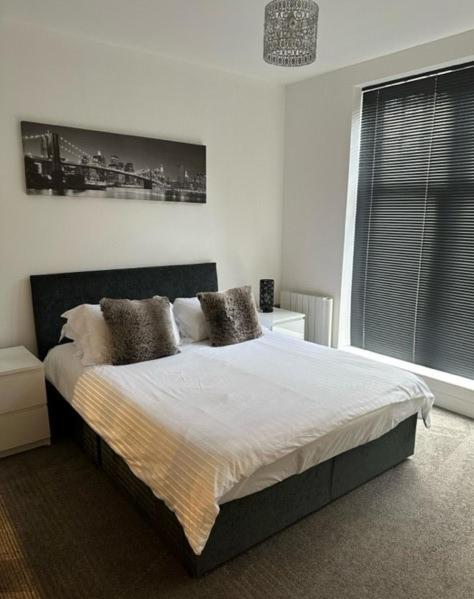 Stunning Flat With Parking Free Near Sutton Station Leilighet Cheam Eksteriør bilde